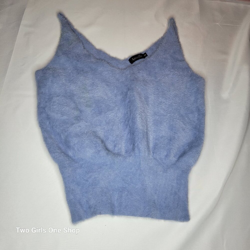 Amaryllis Light Blue fluffy Tank